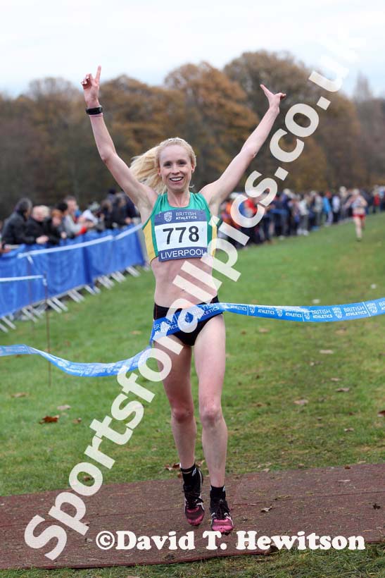 Gemma Steel wins the senior womens Liverpool Cross Challenge. David T. Hewitson/Sports for All Pics